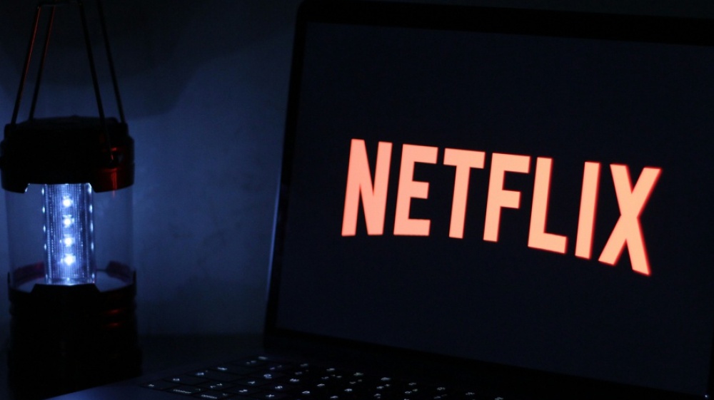 Netflix, la piattaforma streaming aumenta i prezzi nel mercato americano