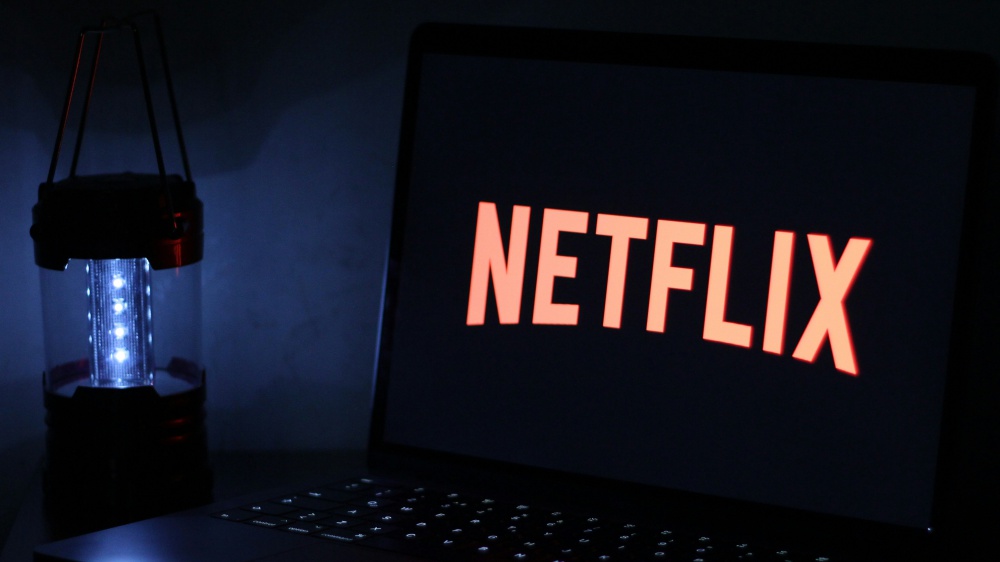 Netflix lancia Momenti, la nuova funzione per salvare e condividere le scene preferite