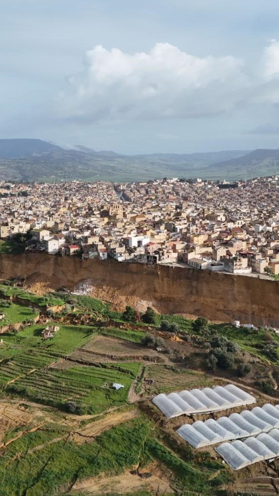 Niscemi: una frana con fronte di quattro chilometri minaccia interi quartieri, mille gli sfollati finora