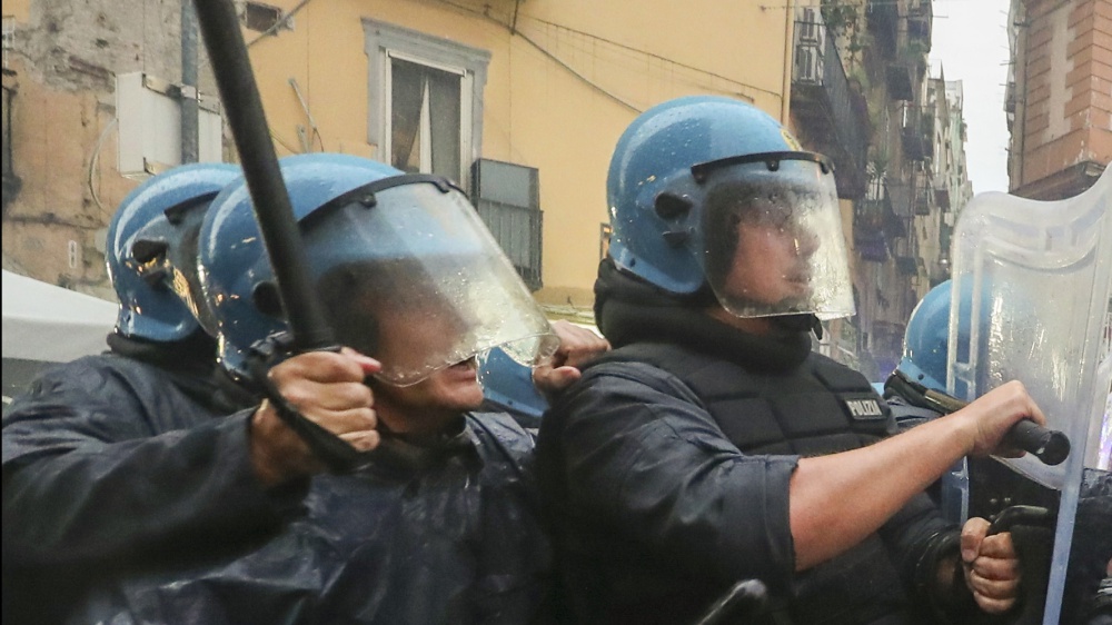 No Meloni Day a Torino, negli scontri tra manifestanti e forze dell’ordine  feriti 20 agenti