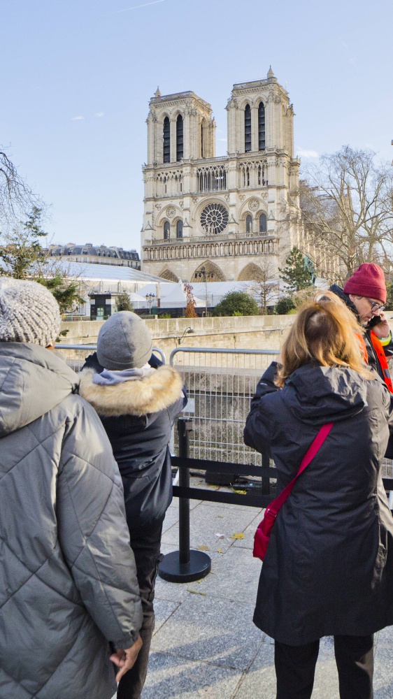 Notre-Dame, attesa per la riapertura dopo il restauro record. Tra ritrovata bellezza e misure di sicurezza