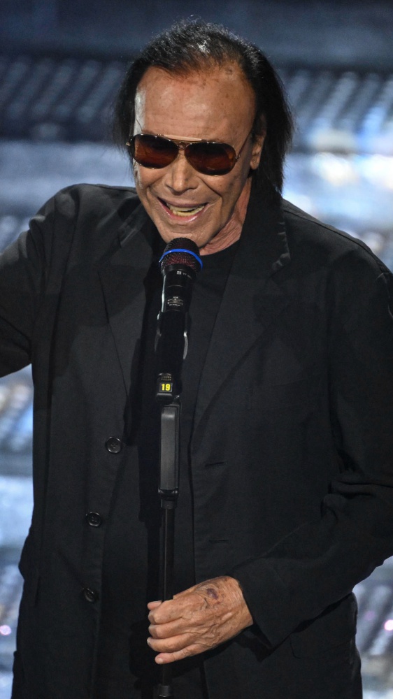 Notte prima degli esami 3.0, Antonello Venditti canta a sorpresa all’anteprima del film