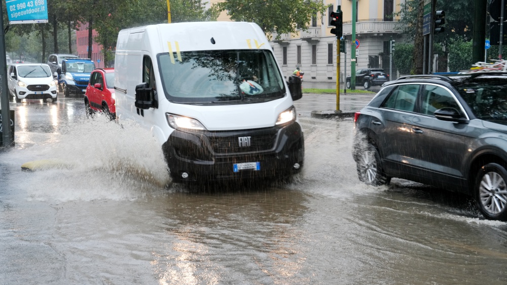 Nuova ondata di maltempo sull'Italia, nubifragi e allagamenti a Milano