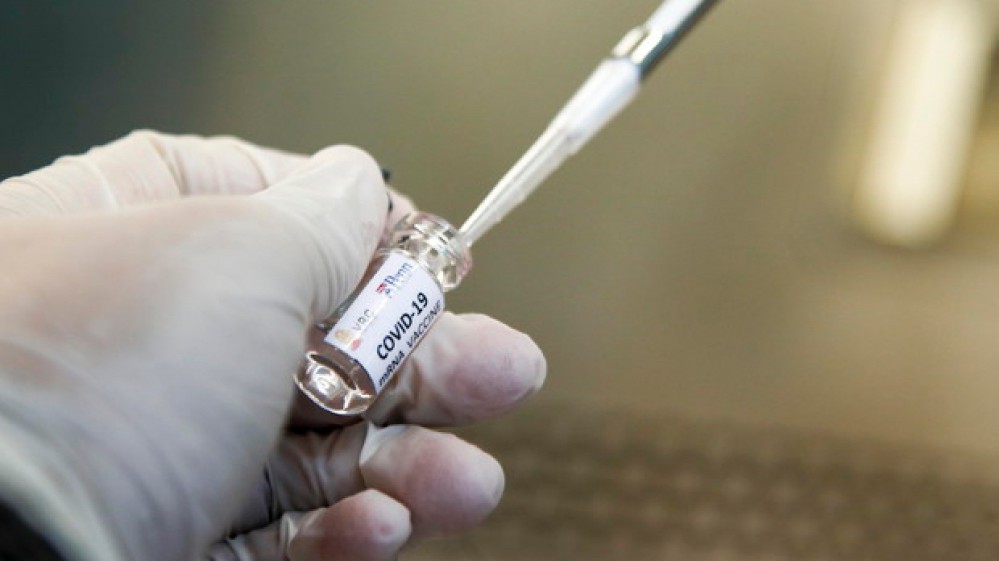 Nuove dosi di vaccino in arrivo, obiettivo 315mila somministrazioni al giorno la prossima settimana