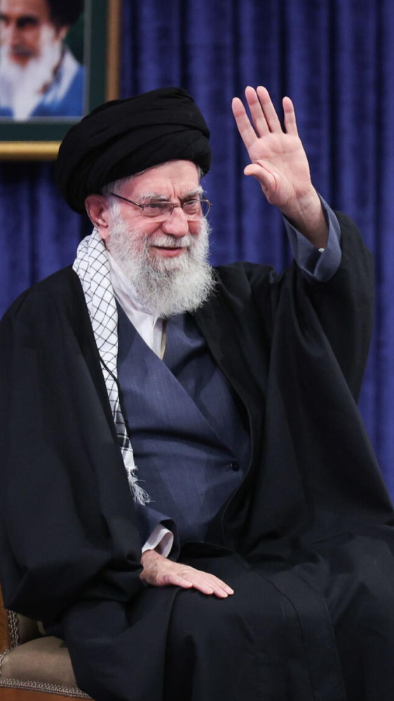 Occhi puntati su Ginevra, negoziati difficili per l'Ucrania e la questione nucleare iraniana, che con Khamenei lancia minacce