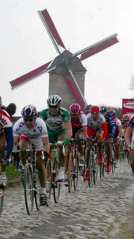 Oggi, domenica 12 aprile, torna la Parigi-Roubaix, è la terza Classica Monumento della stagione
