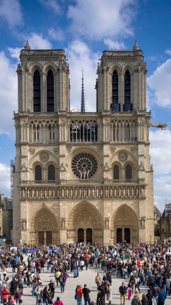 Oggi, sabato 20 settembre 2025, riaprono ai turisti le Torri di Notre-Dame a Parigi