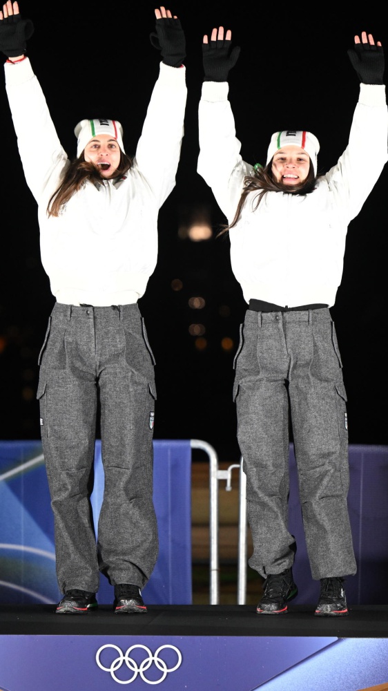 Olimpiadi Milano-Cortina, doppio oro nello slittino, curling da applausi: giornata azzurra tra trionfi e rimpianti