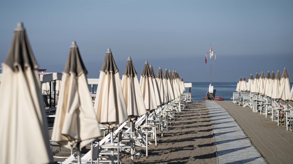 Ombrelloni chiusi: riuscita a metà per la protesta degli esercenti degli stabilimenti balneari