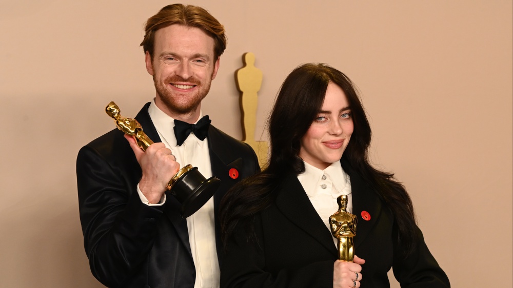 Oscar 2024, Billie Eilish vince la Miglior Canzone ma Ryan Gosling ruba la scena