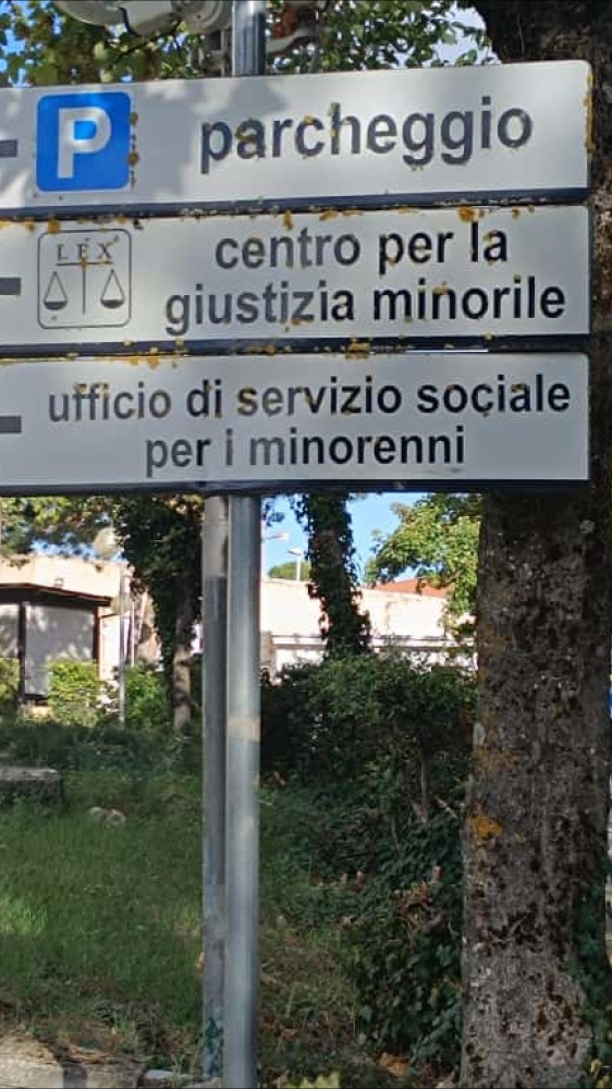 Palermo: ragazzina vittima di abusi sessuali in famiglia si libera grazie ad una chiamata a Telefono Azzurro
