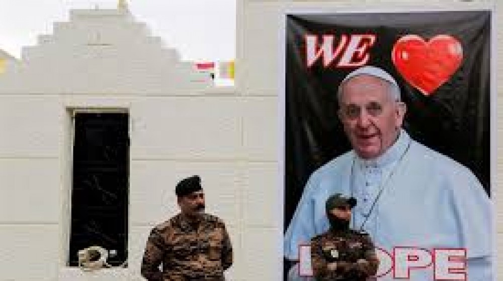 Papa Francesco è in Iraq, il Pontefice, nel suo primo discorso nel Paese, ha chiesto che tacciano le armi