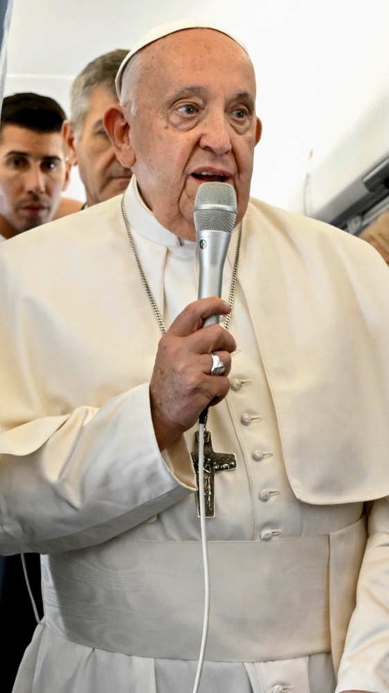 Papa Francesco a Marsiglia, "Non c'è invasione di migranti, la soluzione non è respingere"