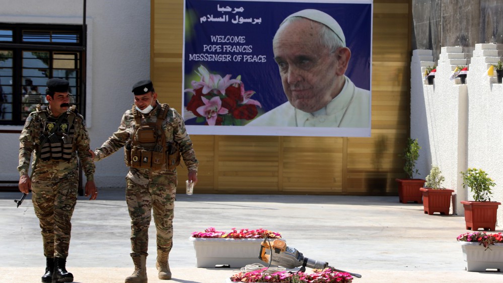 Papa Francesco è partito per il suo viaggio apostolico in Iraq, il primo di un pontefice in un Paese sciita