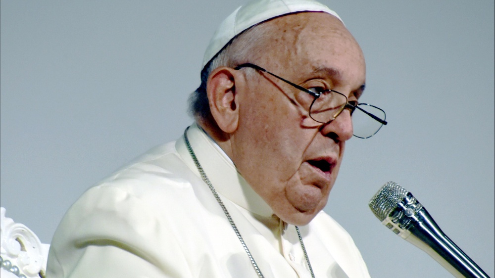 Papa Francesco a Trieste, "preoccupato dalla cattiva salute della democrazia"