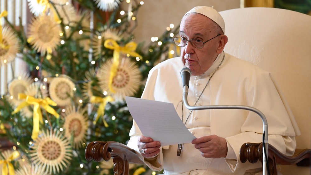 Papa Francesco compie oggi 84 anni, messaggi di auguri sono arrivati dai leader del mondo e tramite i social