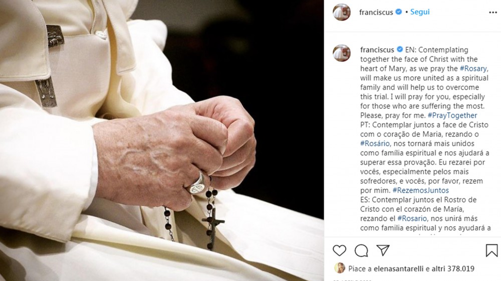 Papa Francesco da 5 anni su Instragram, ha superato i sette milioni di follower; molti i giovani