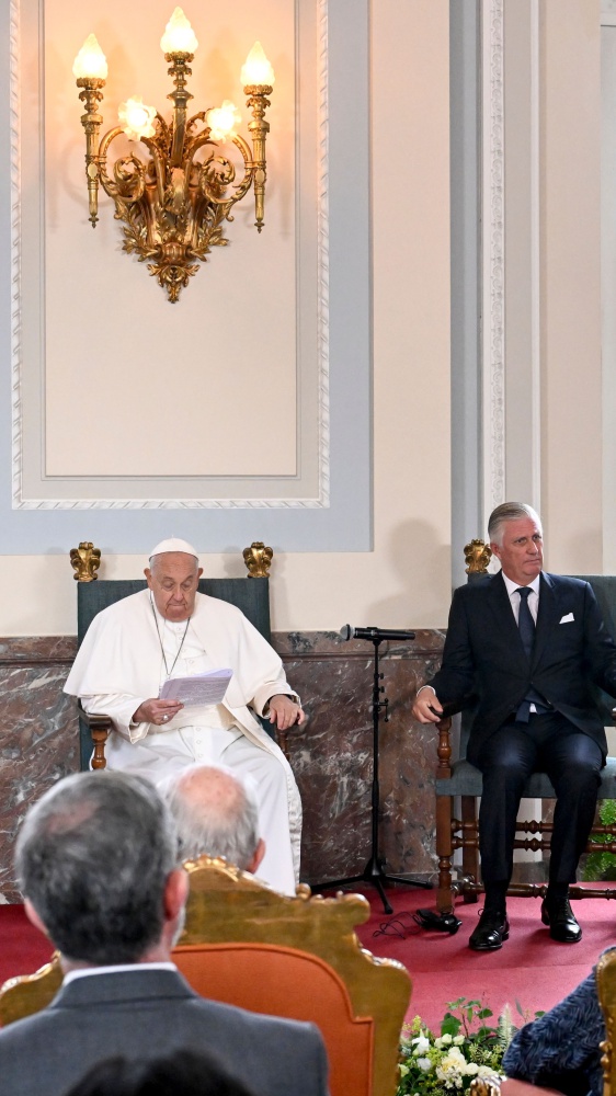 Papa Francesco in Belgio,durante il discorso alle autorità,  il tema degli abusi sessuali in primo piano