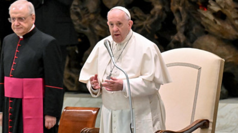 Papa Francesco in udienza si rivolge ai genitori: non condannate i figli gay, vanno accompagnati e non discriminati