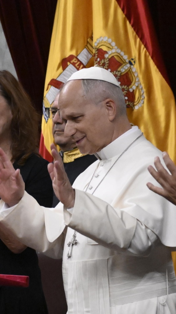 Papa Leone XIV al Parlamento spagnolo, tanti i temi affrontati: Pace, migranti e aborto