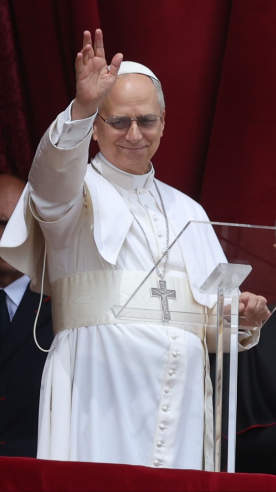 Papa Leone XIV al Regina Coeli. Fortissimo appello per la pace. In centomila a Piazza San Pietro