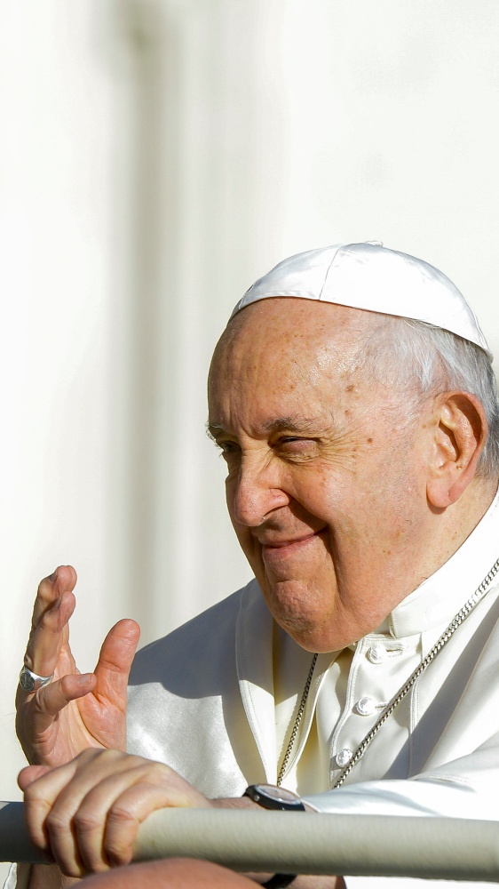 Violenza sulle donne, Papa Francesco "Gramigna velenosa che affligge la nostra società"