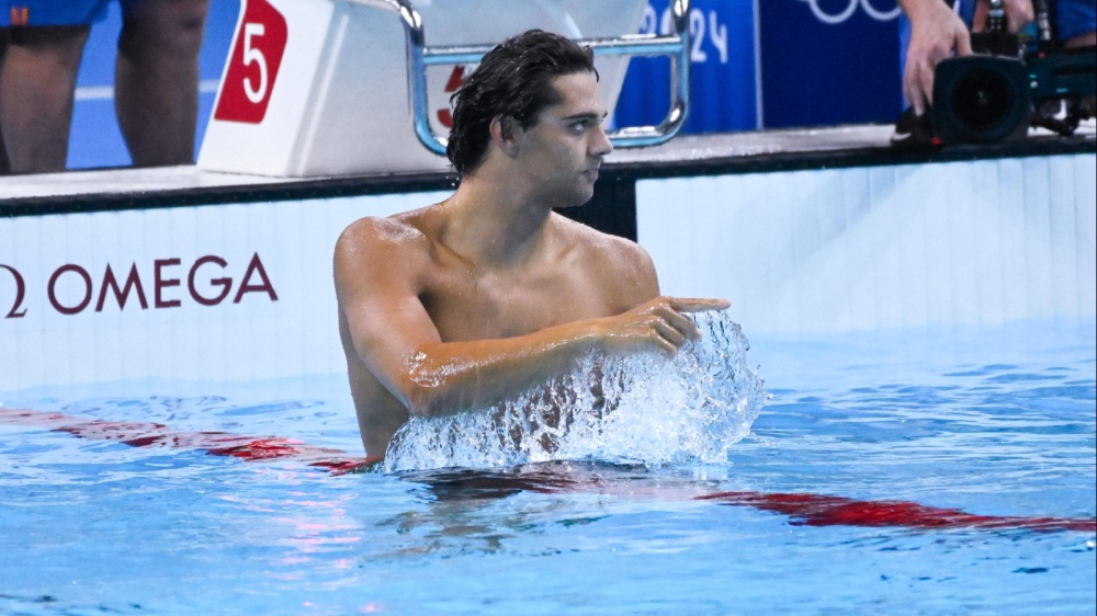 Parigi 2024, oro per Ceccon nel nuoto, argento tra le polemiche per Macchi nella scherma