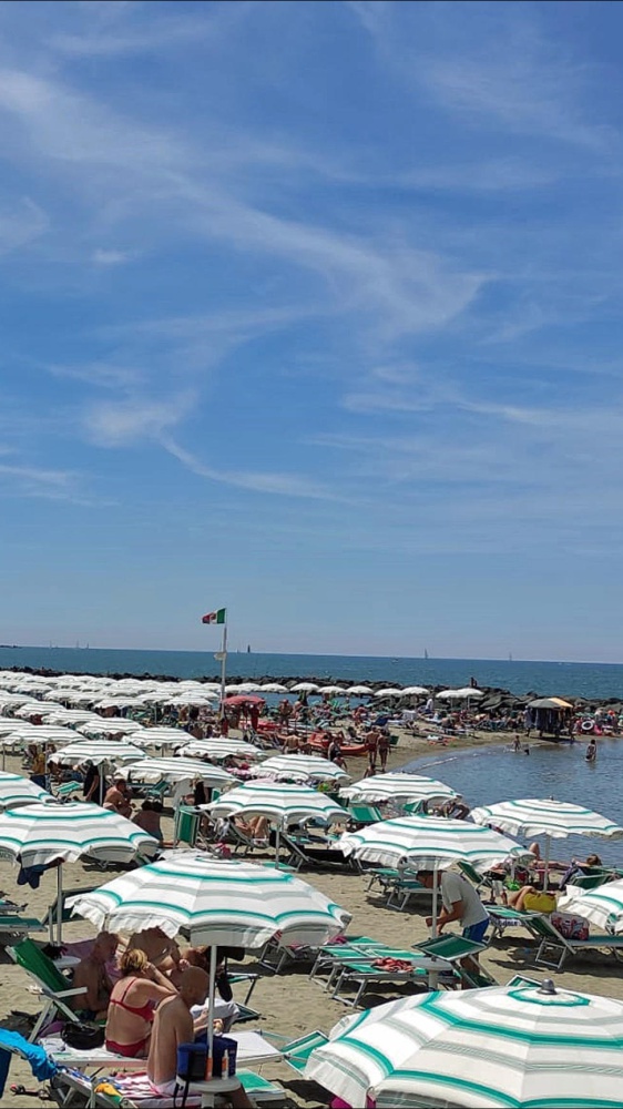 La politica lascia, questo mese,  le arene romane ma non va in vacanza. Al via l'agosto militante
