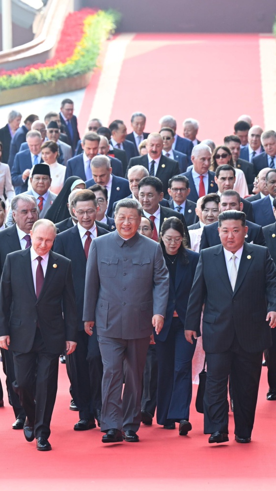 Pechino: la parata militare e gli incontri tra i leader. Kim e Putin 'amici fraterni'. Xi: la Cina vuole la pace