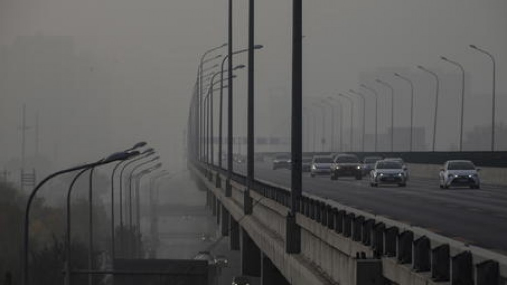 Pechino, smog a livelli  altissimi: chiusi oggi parchi scolastici e autostrade;  stop a ginnastica all'aperto
