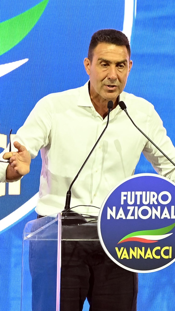 Per le prossime elezioni siamo già in trincea, così Vannacci all’ assemblea costituente di Futuro Nazionale