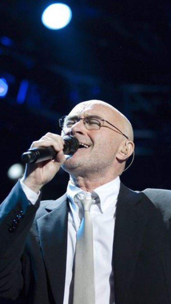 Phil Collins, il singolo In The Air Tonight registra un nuovo boom di vendite grazie ad un video virale sul web