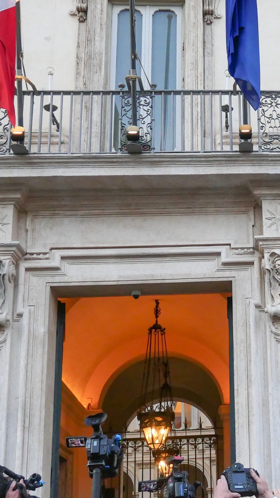 Pnrr, torna la rottamazione auto: 600 milioni per fondi per le elettriche e incentivo fino a 11 mila euro