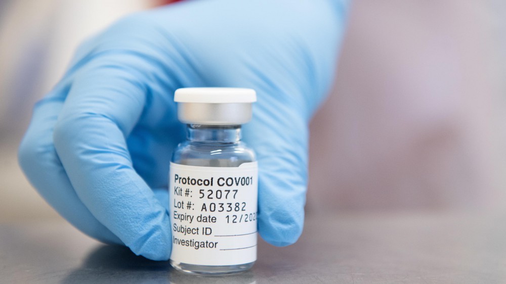 Polemiche sul possibile obbligo vaccinale contro il coronavirus per gli operatori sanitari, i medici, nessuno spazio ai no vax