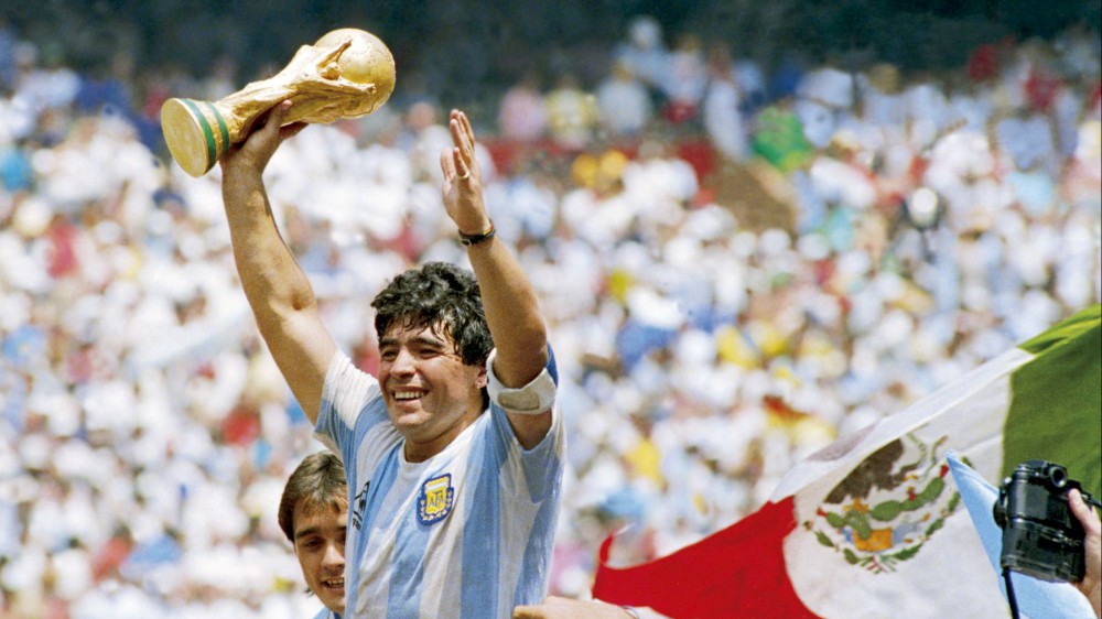 Portare il cuore di Maradona ai mondiali in Qatar, la folle proposta arriva dall'Argentina