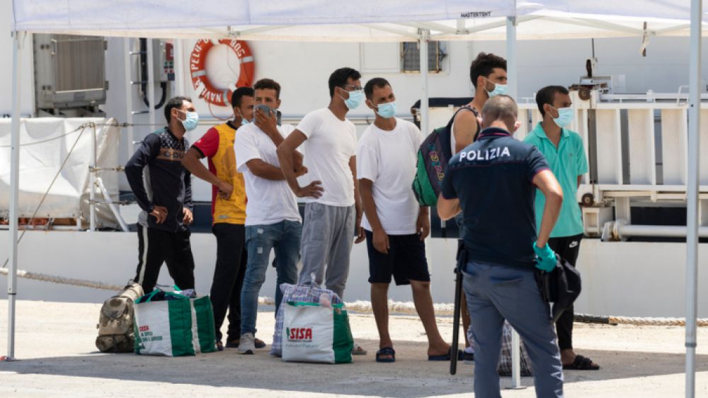 Pozzallo, 73 migranti positivi nell'hotspot, lunedì prossimo in arrivo l'Esercito