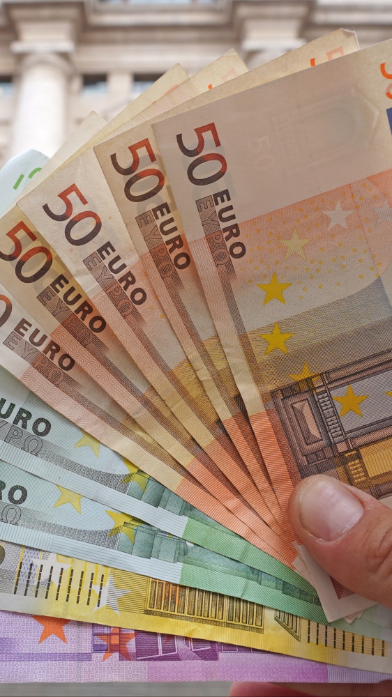 Quattordicesime in arrivo, liquidità per 12 miliardi di euro