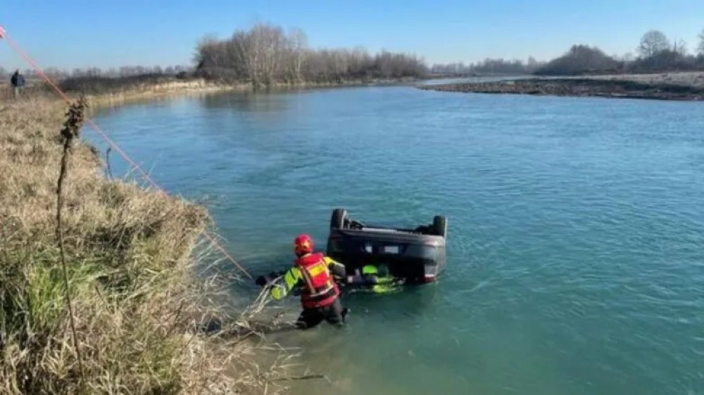 Quattro ventenni morti in un fiume nel Piacentino. L'auto trovata lungo l'argine del Trebbia, l'ipotesi è incidente