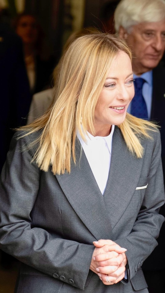 Quirinale, alla fine Meloni è salita da Mattarella: “Garofani inopportuno ma nessuno scontro istituzionale”