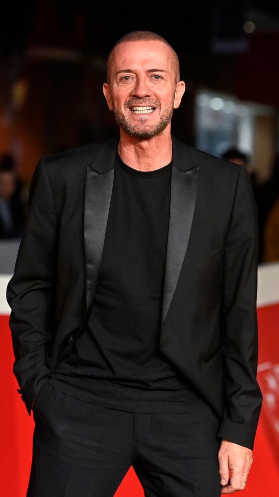 Raf a Sanremo 2026: testo e significato del brano in gara “Ora e per sempre”