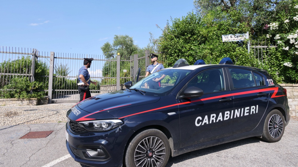 Ragazza di diciotto anni uccisa a coltellate in provincia di Bergamo, ritrovato all'alba il corpo