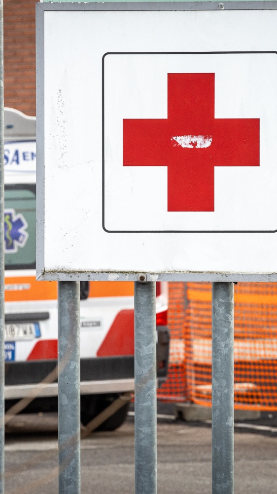Ragazzina di 14 anni muore a Palermo. Aveva i vestiti zuppi di benzina e segni di violenza sul corpo