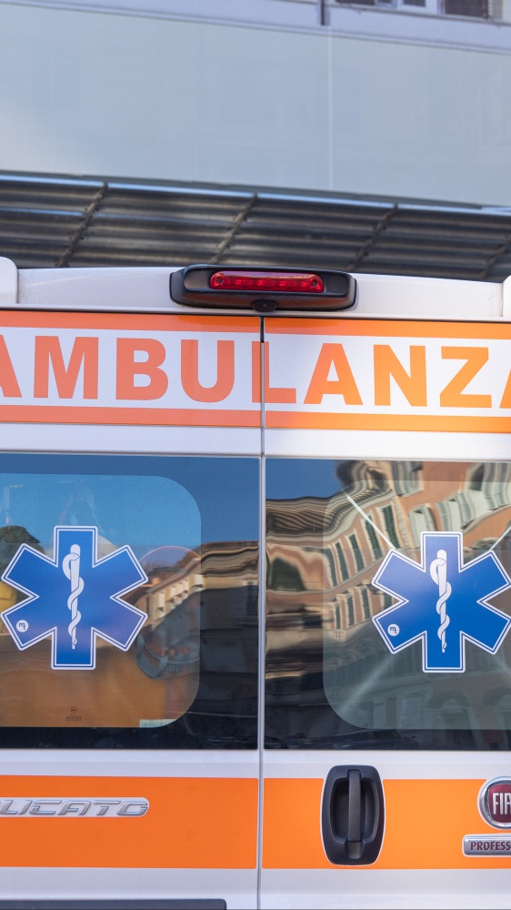 Ragazzo precipita nel vano ascensore di una famosa clinica di Roma. Trasportato d’urgenza in ospedale.