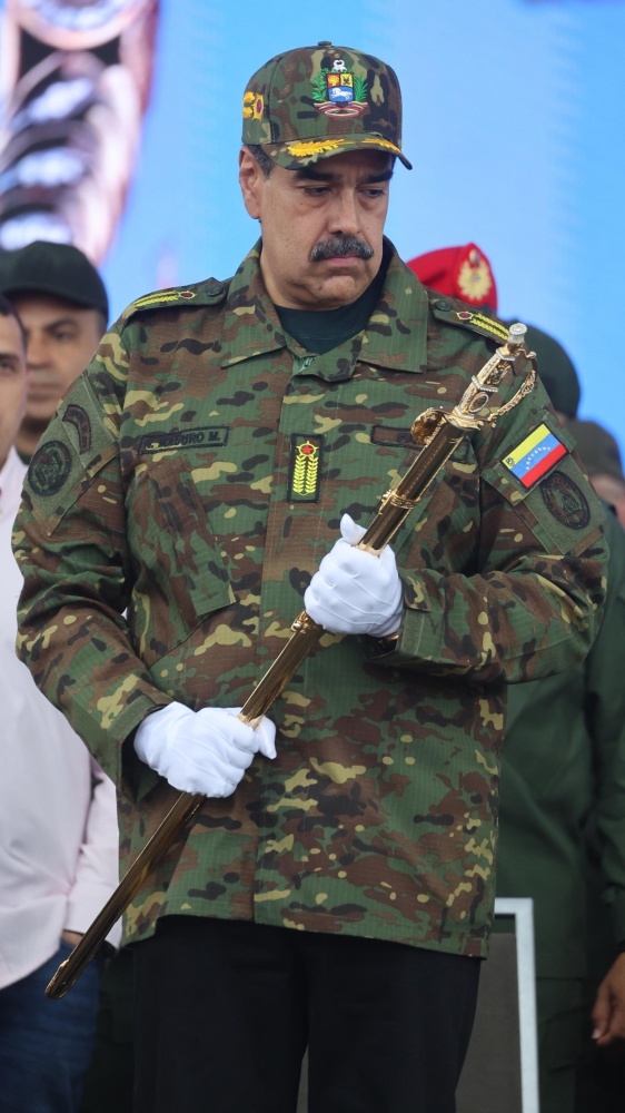 Raid aerei degli Stati Uniti, oggi, sul Venezuela. Catturati il presidente Maduro e la moglie portati fuori dal Paese