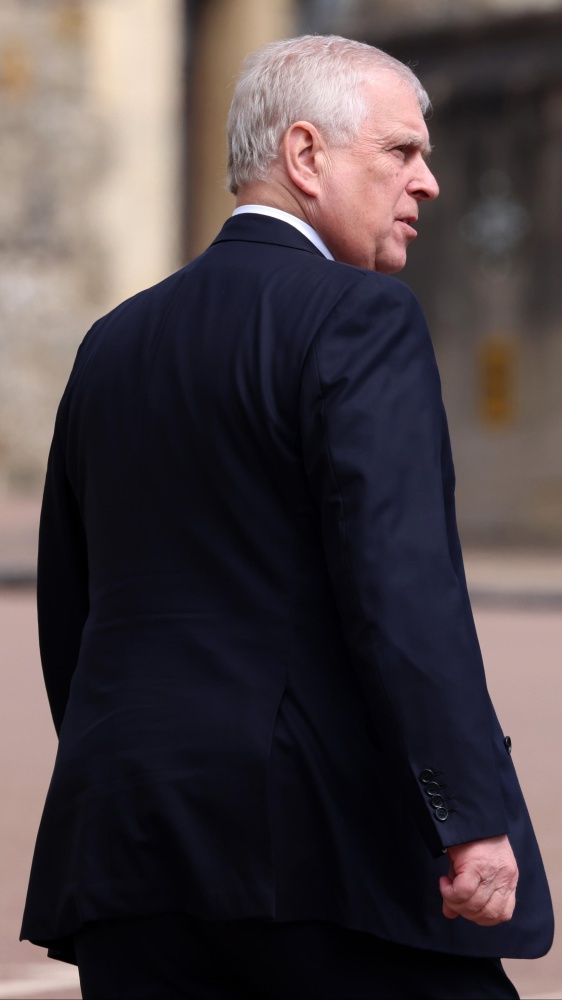 Re Carlo III potrebbe far trasferire, in pianta stabile, Andrew l'ex "Altezza Reale", duca di York, in esilio dorato in Bahrein