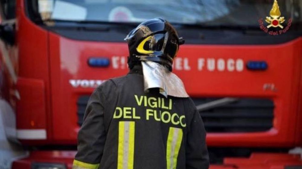 Reggio Calabria, esplosione negozio, 4 vigili fuoco e 6 agenti feriti