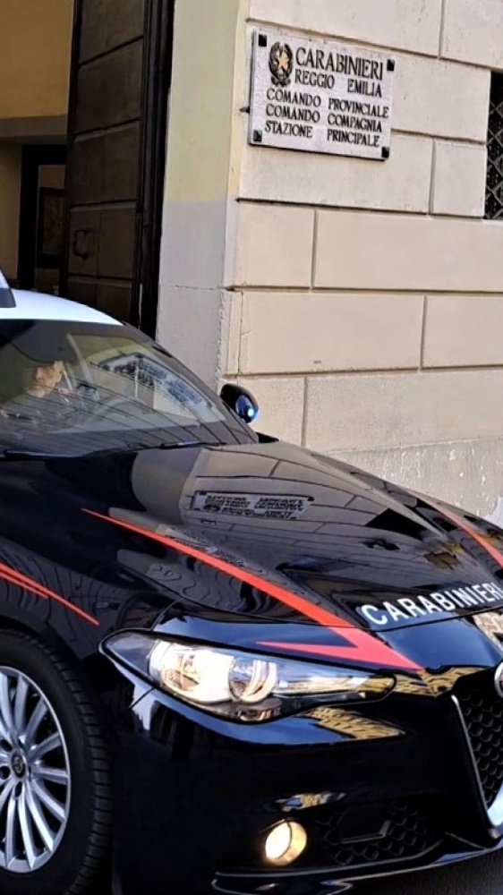 Reggio Emilia, collaboratore scolastico accusato di violenza sessuale. Abusi su otto alunne