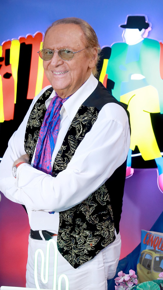Renzo Arbore: una vita che è un "meraviglioso Papocchio". Ecco cosa svela a Tv sorrisi e canzoni