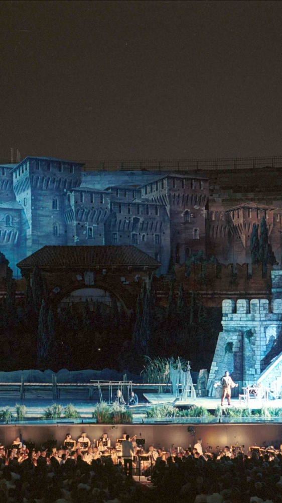 Rigoletto: la magia del melodramma conquista il pubblico areniano