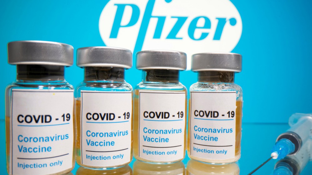 Ritardi nella consegna dei vaccini, l'Europa batte i pugni sul tavolo, azioni legali contro pfizer